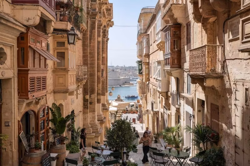 Malta Private Tour - Valletta streets with a view