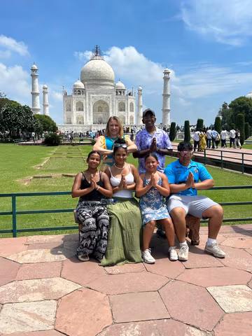 Agra: Skip-the-Line Taj Mahal & Agra Fort Private Tour (Sedan, SUV, Van up to 15pax)cover image