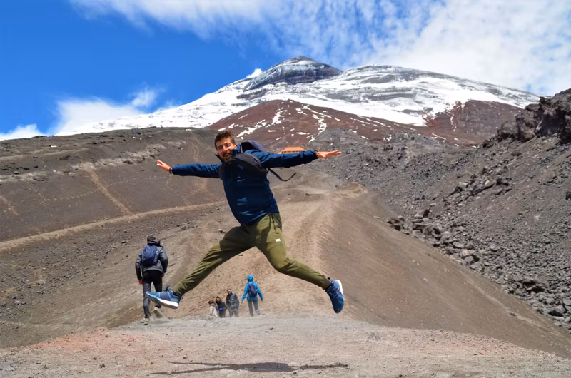 Cotopaxi Private Tour - Hike before the ride