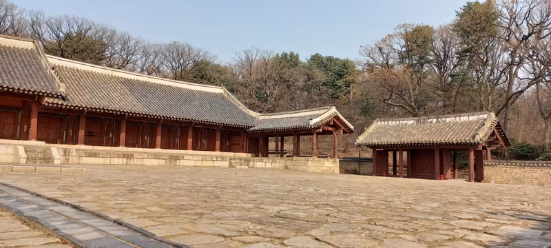 Seoul Private Tour - 2nd Hall of Royal Shrine