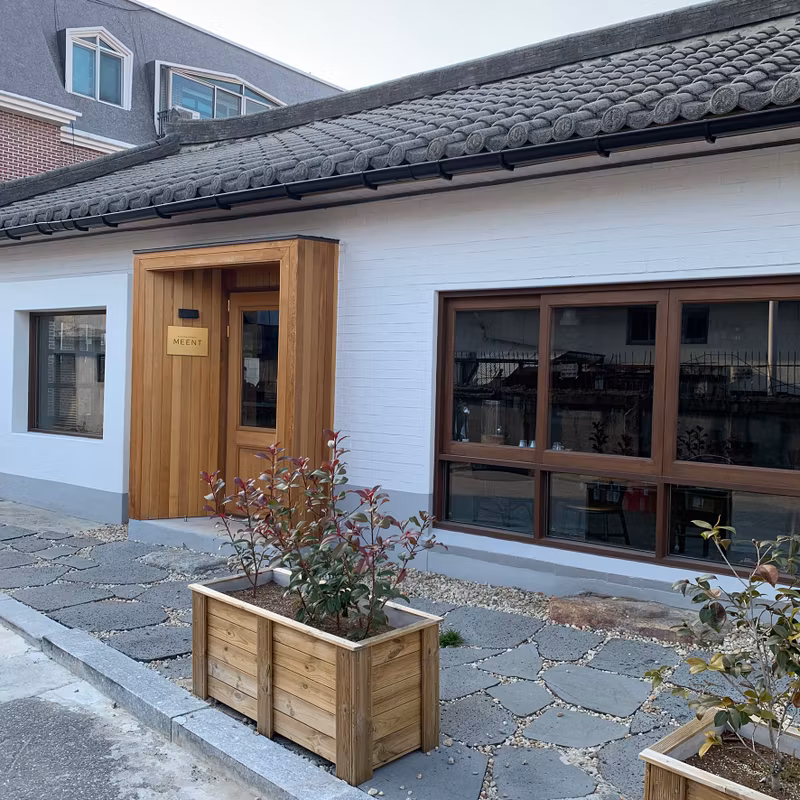 Seoul Private Tour - A mixture of old & new touch at Myeongjudong