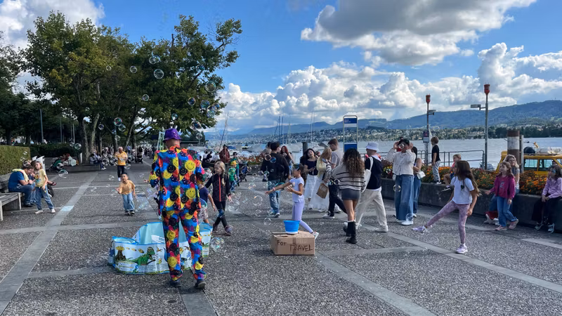Zurich Private Tour - bubbles & fun, lake front