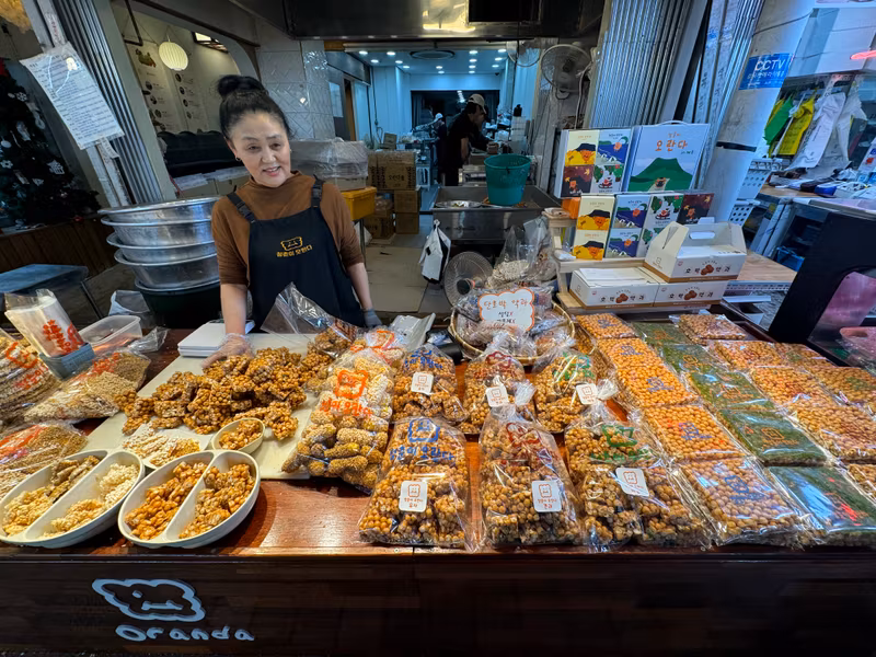 Jeju Private Tour - Dongmun Traditional Market)