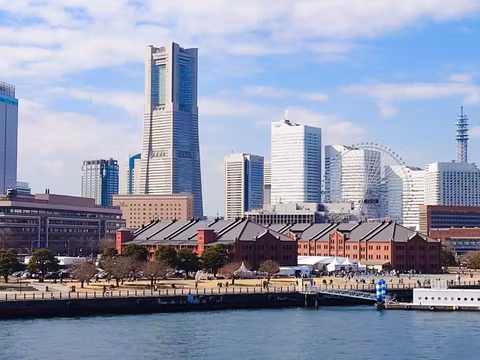 Discover the intriguing history of Yokohama in half daycover image