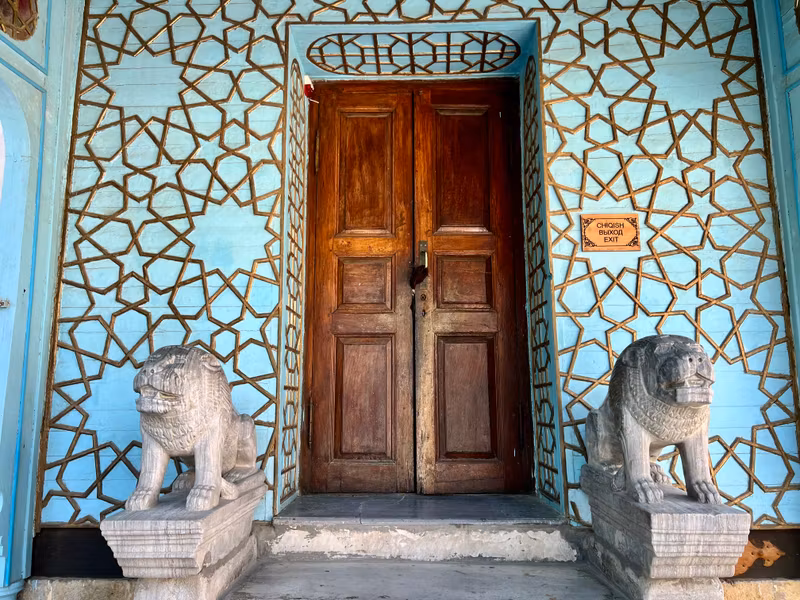 Bukhara Private Tour - Lion's Statue in Summer Palace