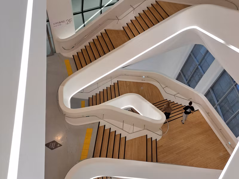 Seoul Private Tour - Dongdaemun Design Plaza