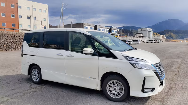 Oita Private Tour - My vehicle (Serena, Nissan)
