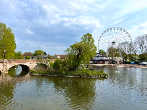 Stratford upon Avon, cosy Shakespeare birthday towncover image