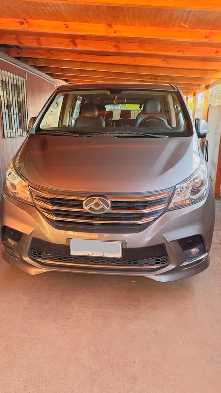 Santiago Private Tour - Maxus G10 executive