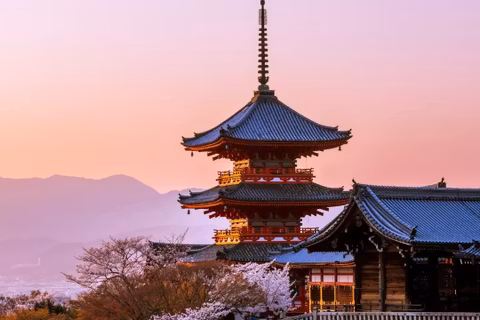 A Full Day In Kyoto: Food, Geishas, Templescover image