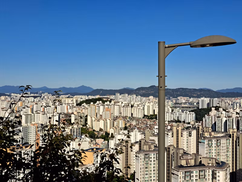 Seoul Private Tour - a view from the top of the hill