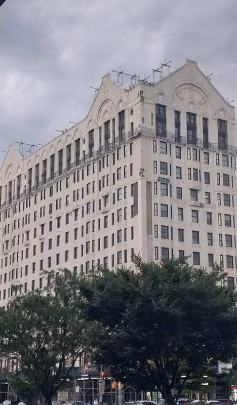 New York Private Tour - Hotel Theresa