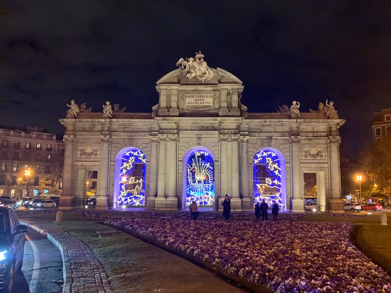 Madrid Private Tour - Puerta de Alcalá (Alcala Gate)