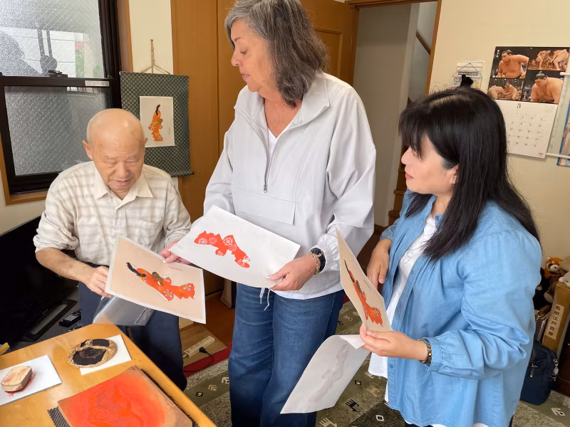 Tokyo Private Tour - Kind Ukiyoe master is your teacher. Feel free to ask me!