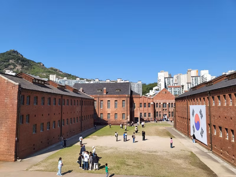 Seoul Private Tour - Seodaemun Prison History Hall