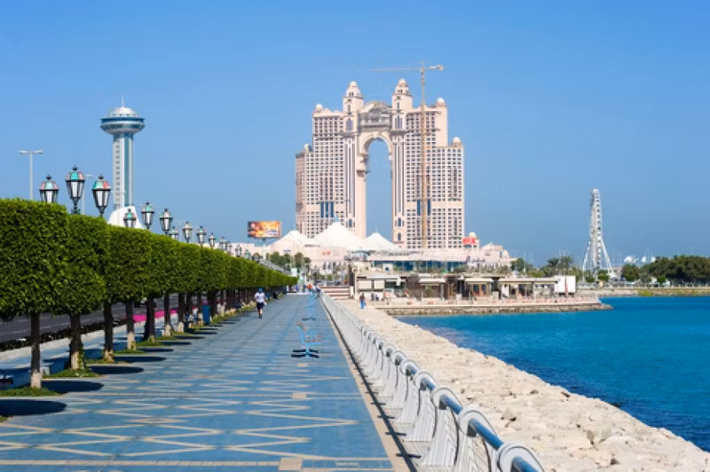 Dubai Private Tour - Abu Dhabi Corniche