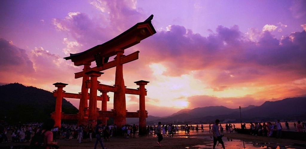 Hiroshima Private Tours & Local Tour Guides | GoWithGuide