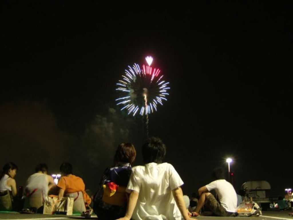 10 items you want to take to a Fireworks Festival in Japan