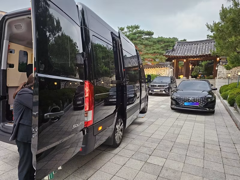 Incheon Private Tour - Luxury sedans and Spacious vans