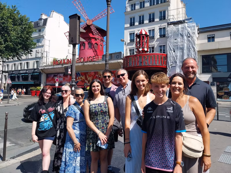 Paris Private Tour - Moulin Rouge