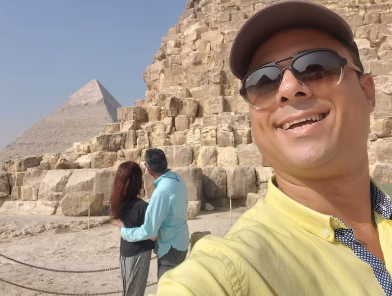 Giza Private Tour - King of Selifie