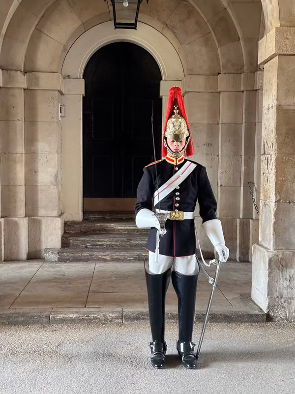 London Private Tour - Royal Horse Guard