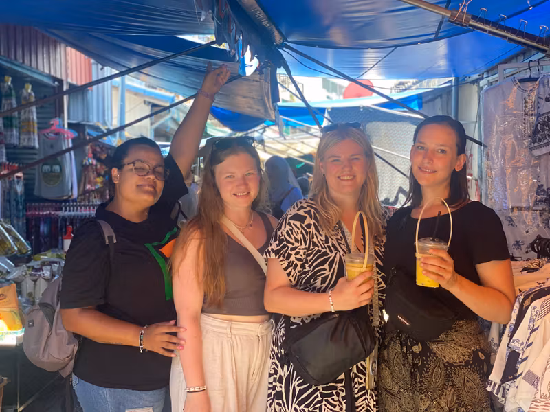 Bangkok Private Tour - Colorful crowd , local vibes!!
