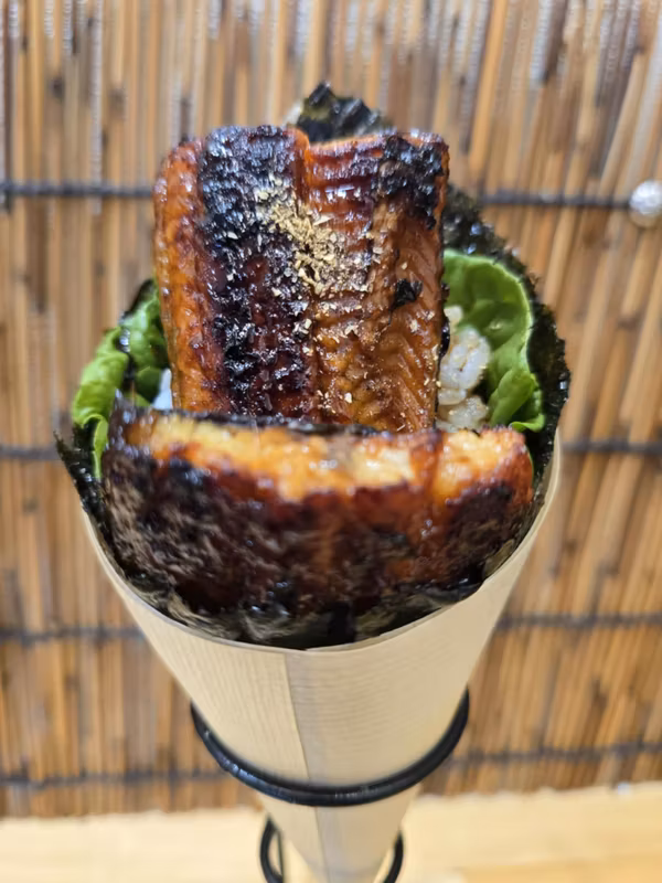 Oita Private Tour - Sushi handroll