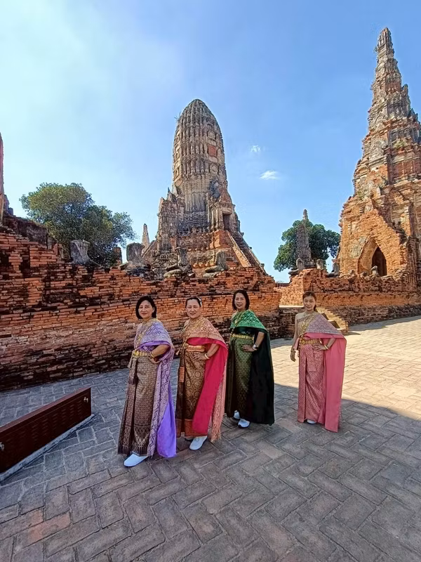 Bangkok Private Tour - Thai costume