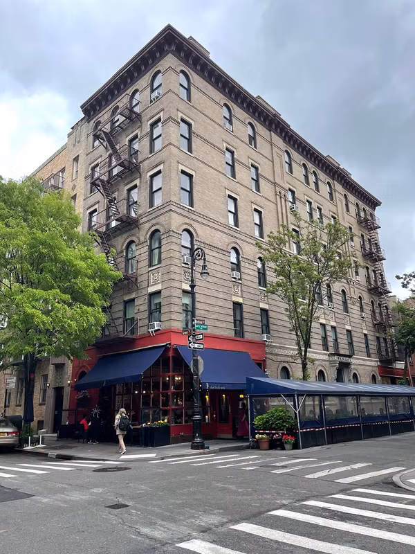 New York Private Tour - The Series Friend’s building