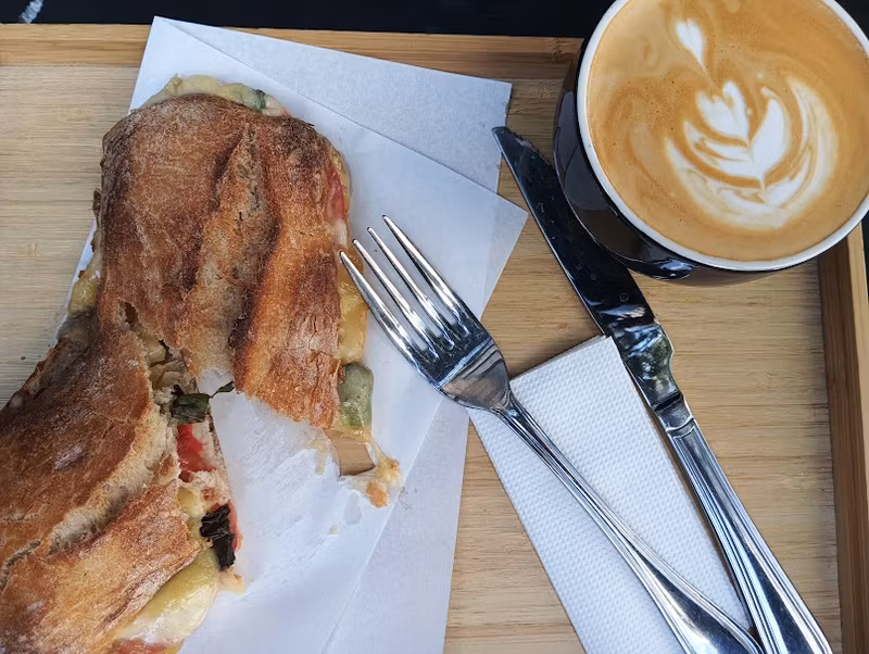 Santiago Private Tour - Cafe Ratio Lastarria