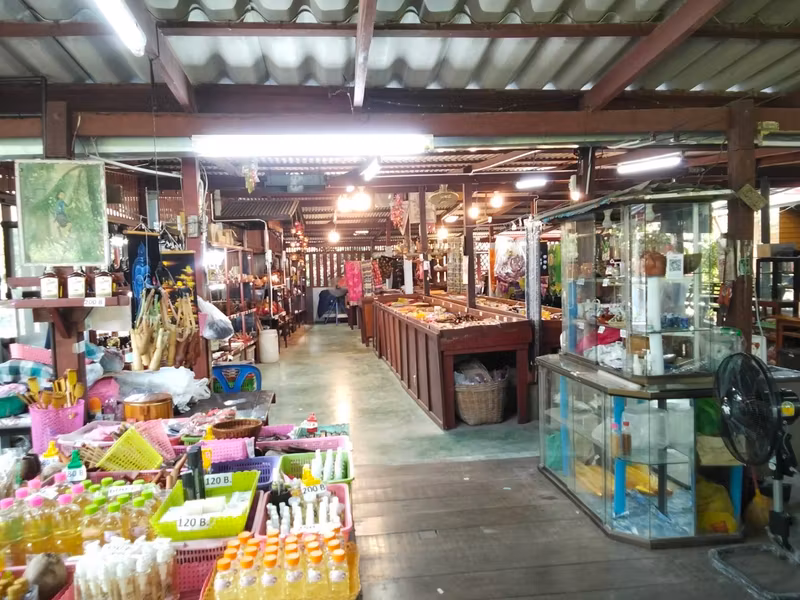 Bangkok Private Tour - coconut and hand made product by local people