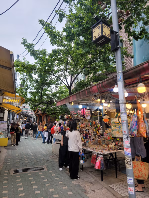 Seoul Private Tour - Ikseon-dong Hanok Alley