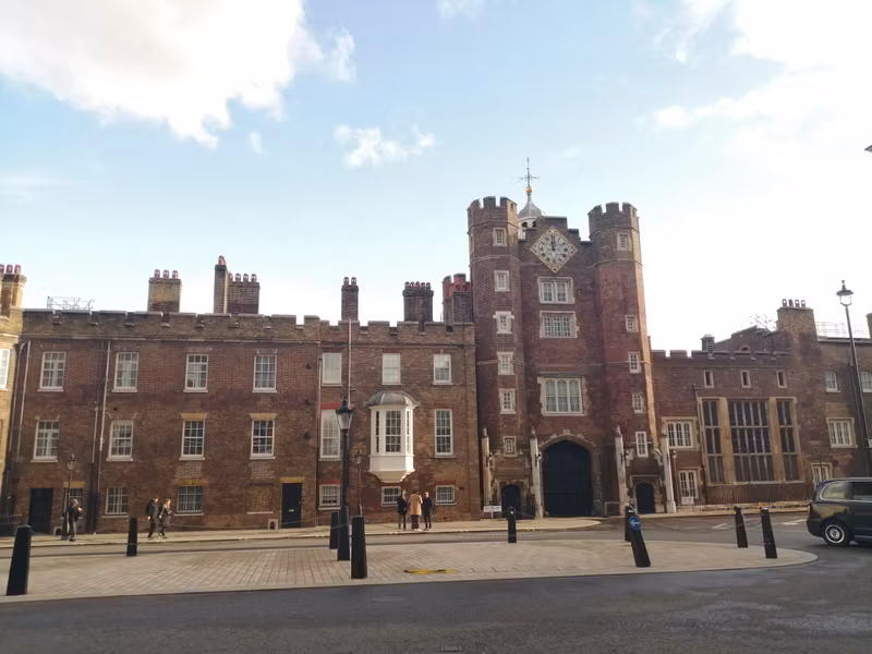 London Private Tour - St. James's Palace