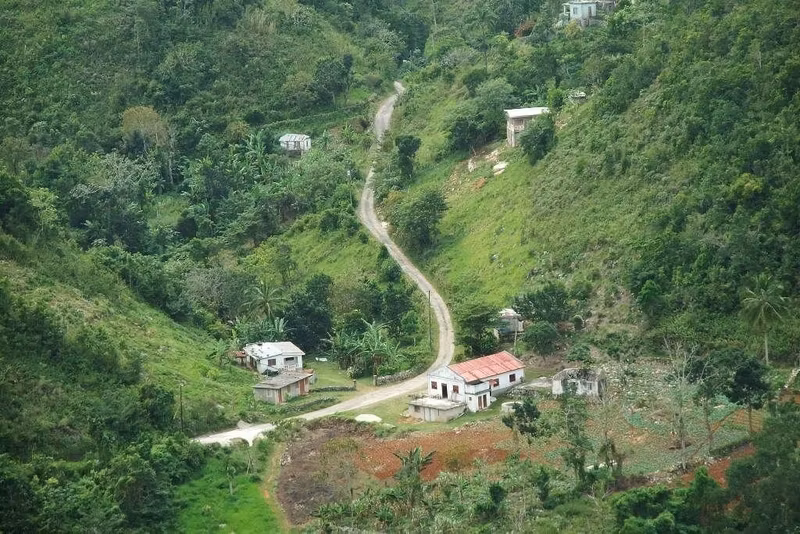 Montego Bay Private Tour - Route leading towards Nine Mile