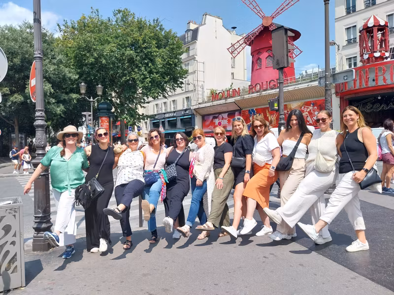 Paris Private Tour - Some guests getting into the Montmartre spirit!