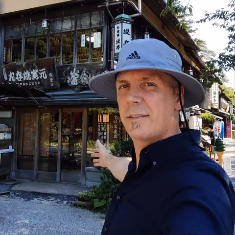 Kanazawa Tour Guide - Lee S.
