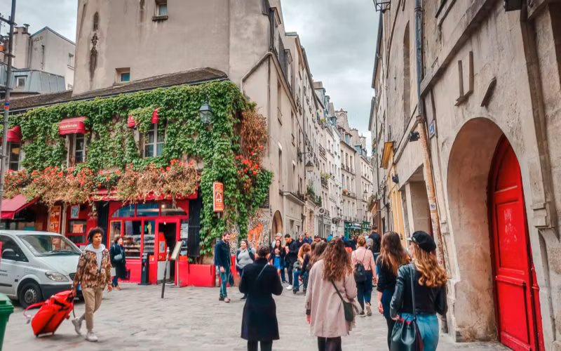 Ile-de-France Private Tour - Rue des Rosiers
