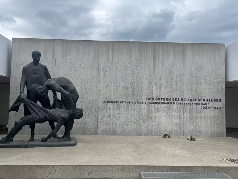 Berlin Private Tour - We enter