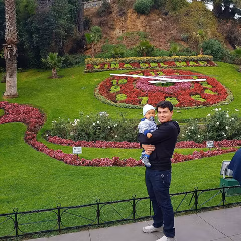 Private Full Day Guided Tour to Viña del Mar & Valparaiso_Mercedes Van or other type (6pax)cover image
