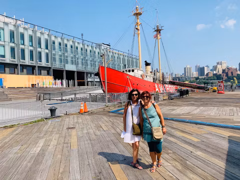 Explore the Best of NYC in Comfort: Guided Tour by Sprinter Vancover image