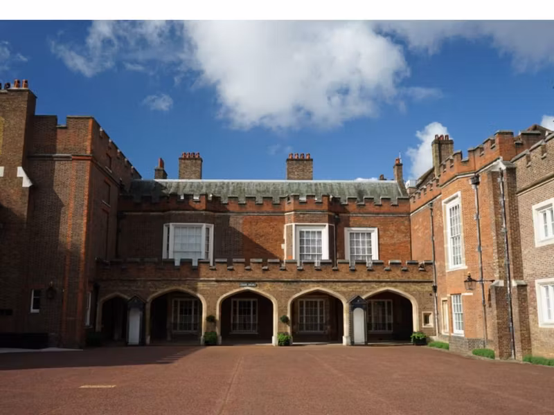 London Private Tour - St James Palace