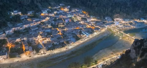 Walking Around Beratcover image