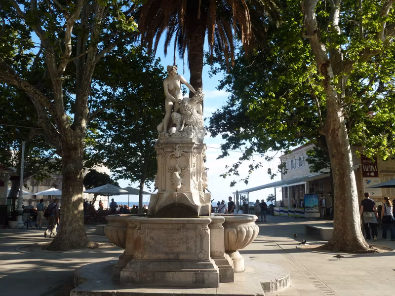 Dubrovnik Private Tour - Meeting Point On Pile Square