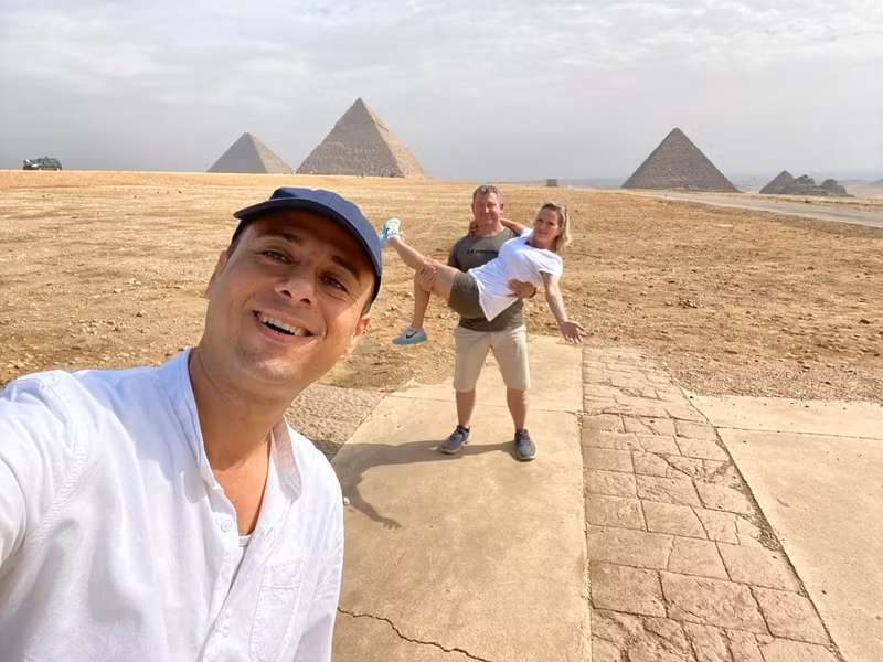 Giza Private Tour - Selfie your tour and share your smile