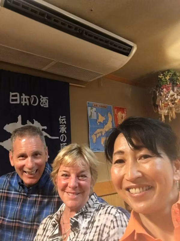 Tokyo Private Tour - Nice couple and me at Sushi restaurant