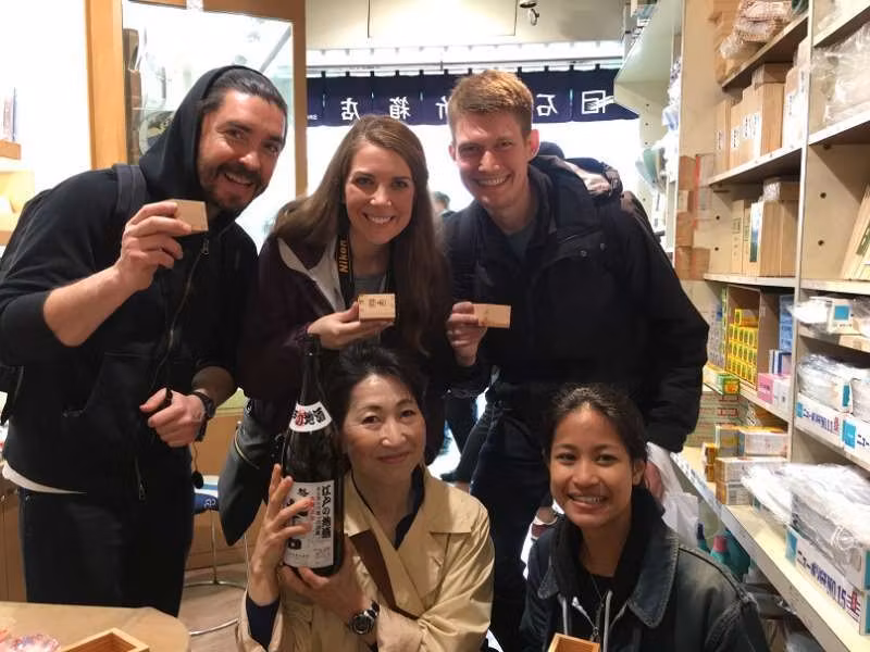 Tokyo Private Tour - Sake "Kanpa~~i"