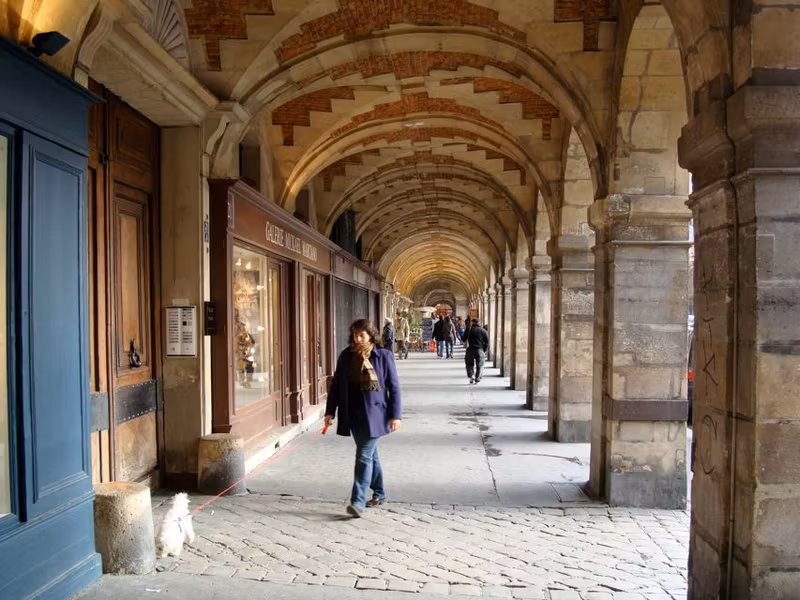 Ile-de-France Private Tour - Place des Voges