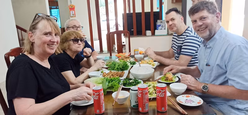 Hanoi Private Tour - Having authentic homecooked lunch