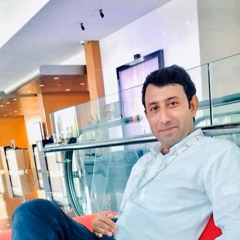 Dubai Tour Guide - Ishtiaq A.